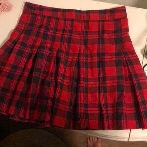 Red plaid pleated skirt